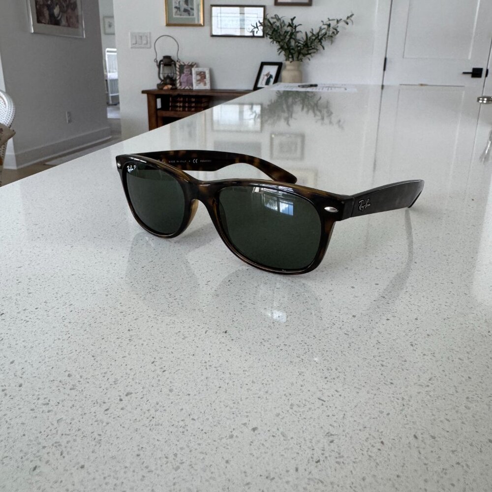 Ray Ban Wayfarers - Picture 3 of 4